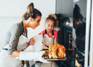 Check out our energy efficiency tips for your family's Houston Thanksgiving dinner. 