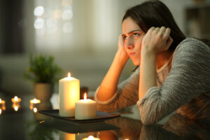How to Report a Power Outage A power outage in the summer is a pain. To avoid eating melted ice cream by candle light, find out how to report them toget your power back on sooner.
